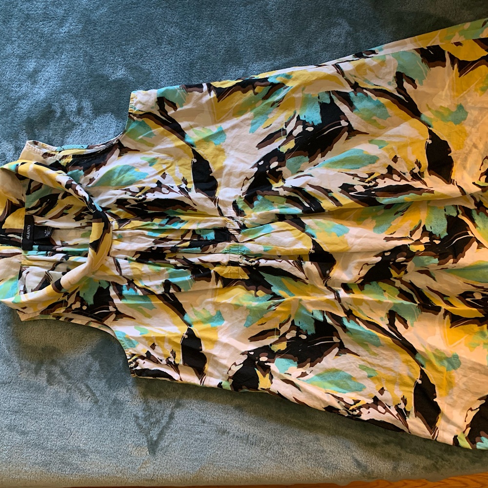 EUC Sleeveless cowl neck top